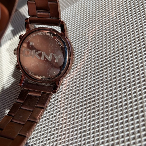 DKNY Brown metallic watch - Picture 3 of 8